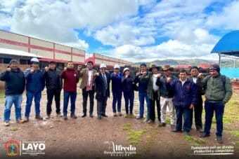 El Director Ejecutivo del Plan COPESCO, Germán Mendoza Morales, junto a la cons