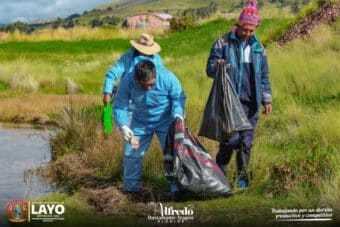 TRABAJADORES DELA MUNICIPALIDAD DISTRITAL DE LAYO COMPROMETIDOS CON LA LIMPIEZA