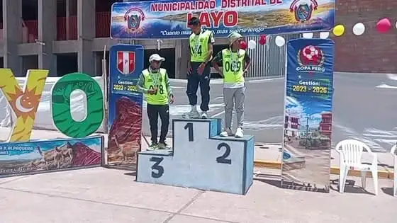 PREMIACION Y IMPOSICIÓN DE MEDALLAS MARATON PALLAY PUNCHU