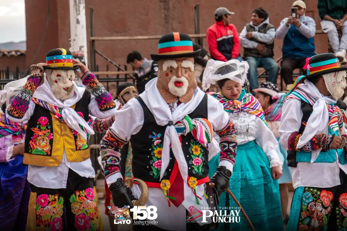 𝗟𝗔𝗬𝗢 𝗖𝗘𝗟𝗘𝗕𝗥Ó 𝗦𝗨𝗦 𝟭𝟱𝟴 𝗔Ñ𝗢𝗦 𝗖𝗢𝗡 𝗨𝗡 𝗖𝗢𝗟𝗢𝗥𝗜𝗗𝗢 𝗣𝗔𝗦𝗘𝗢 𝗔𝗟𝗘𝗚Ó𝗥𝗜𝗖𝗢