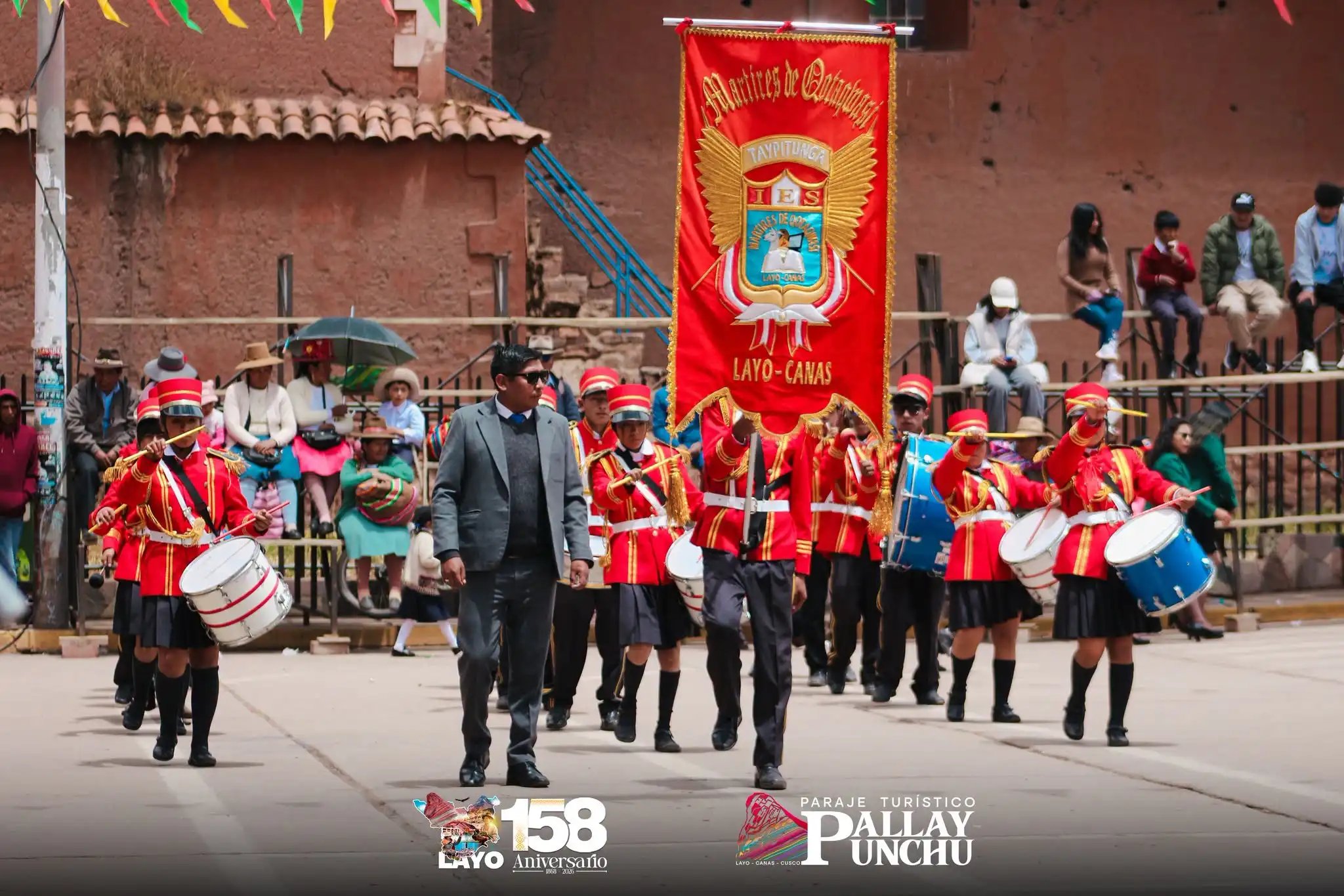 𝗡𝗨𝗘𝗦𝗧𝗥𝗢𝗦 𝗝Ó𝗩𝗘𝗡𝗘𝗦 𝗗𝗘 𝗦𝗘𝗖𝗨𝗡𝗗𝗔𝗥𝗜𝗔 𝗗𝗘𝗦𝗙𝗜𝗟𝗔𝗥𝗢𝗡 𝗖𝗢𝗡 𝗚𝗔𝗟𝗟𝗔𝗥𝗗Í𝗔 𝗬 𝗢𝗥𝗚𝗨𝗟𝗟𝗢 𝗣𝗢𝗥 𝗟𝗔𝗬𝗢